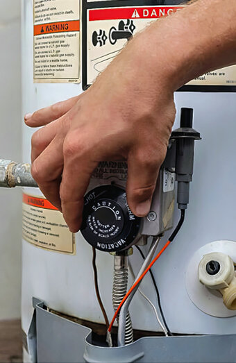 https://girrawheenhotwater.com.au/uploads/2025/06/hot-water-servicing-68760.jpg