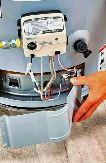 https://girrawheenhotwater.com.au/uploads/2025/06/hot-water-servicing-80722.jpg