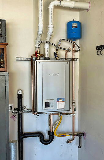 https://girrawheenhotwater.com.au/uploads/2025/06/instant-hot-water-systems-98444.jpg
